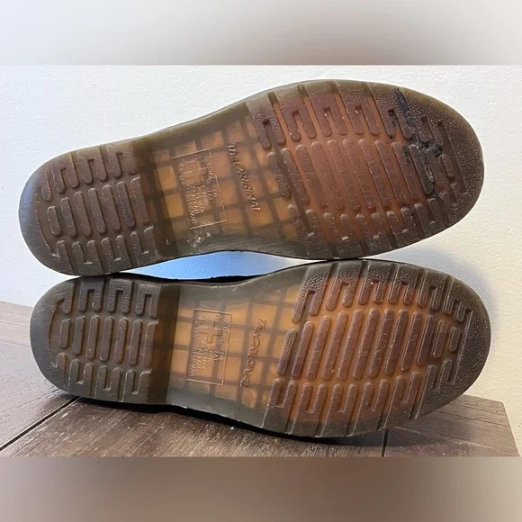 Dr. Martens Brown Leather Lace Up Boots Mens size 8 Women’s size 9 - Picture 9 of 11